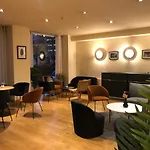 普洛古莱酒店 3* 昂热