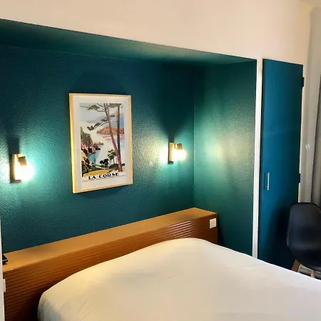 Le Progres Hotel 3*