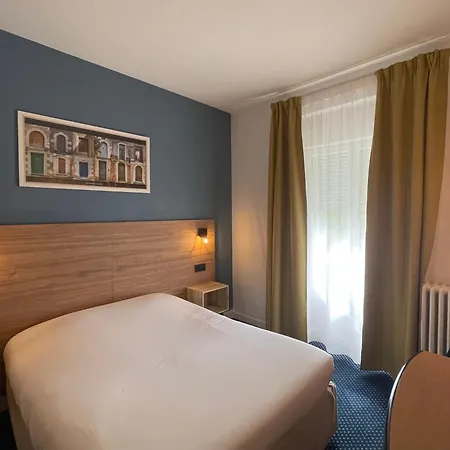 Le Progres Hotel