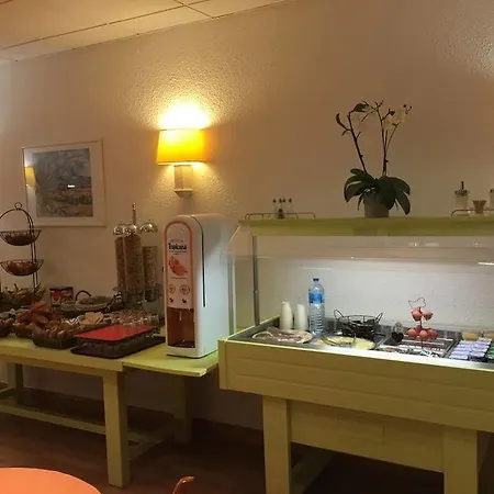 Le Progres Hotel Angers