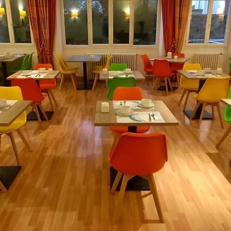 Le Progres Hotel