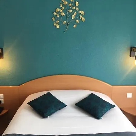 Le Progres Hotel