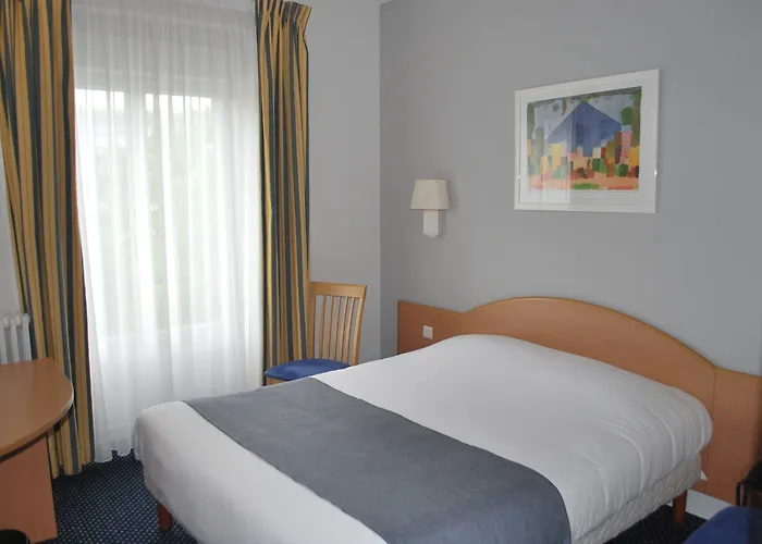 Le Progres 3* أنجير