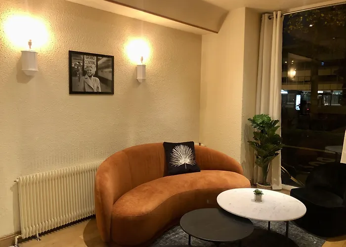 Le Progres 3* أنجير