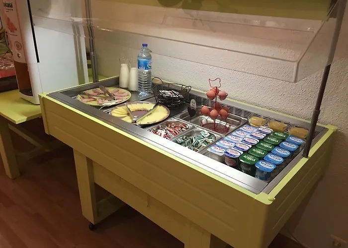 Le Progres 3* أنجير