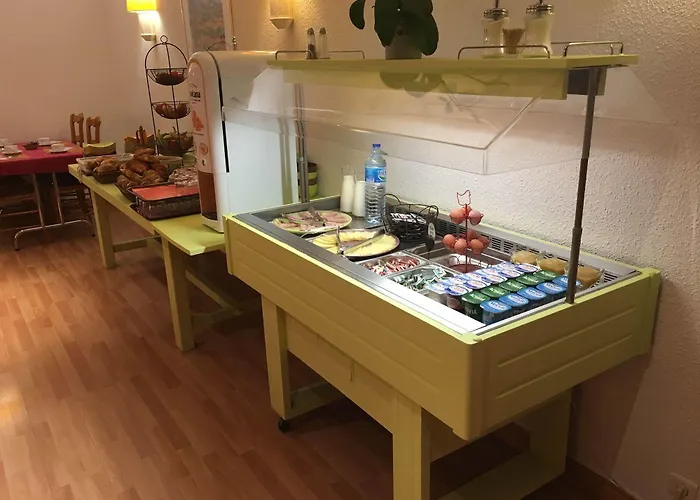 Le Progres 3* أنجير